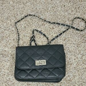 Chic Black Quilted Crossbody Bag with Chain Strap